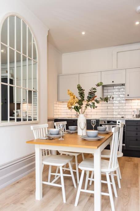 3 Castle Mews Apartment Солсбъри Екстериор снимка
